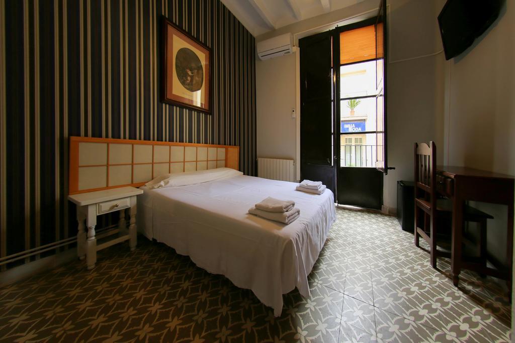 Hostal Santa Teresa Reus Exteriér fotografie