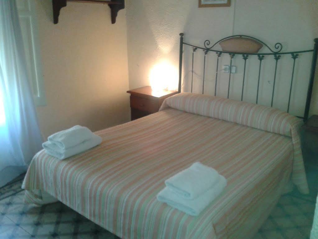 Hostal Santa Teresa Reus Exteriér fotografie