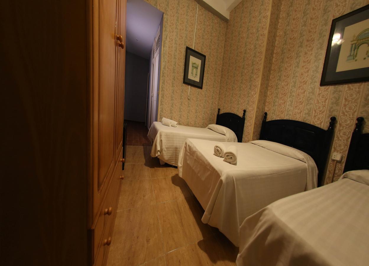 Hostal Santa Teresa Reus Exteriér fotografie
